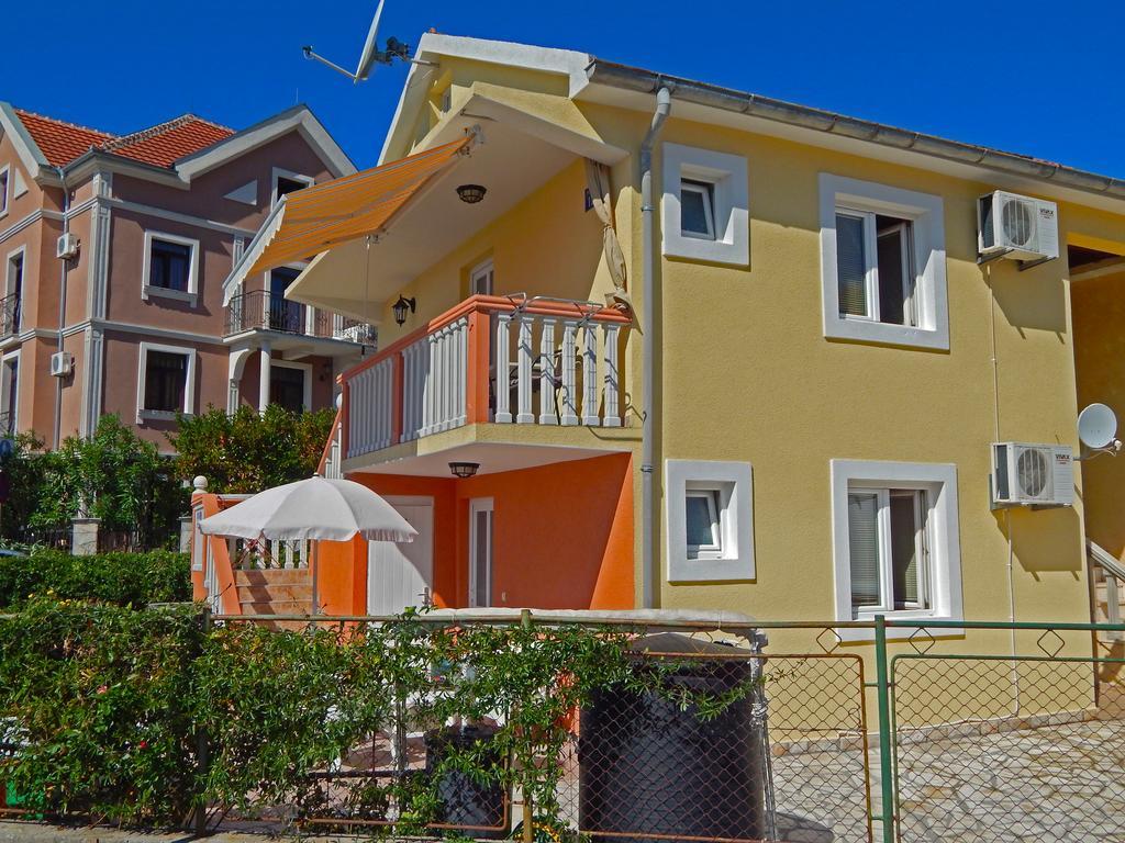 Apartmani Sindik Teodo Esterno foto